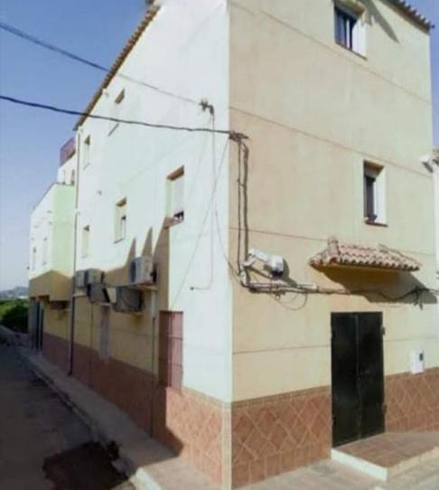 Casa adosada para compartir en Carretera Valles, 60, Antigua Moreria, Valencia - imagen 1 Foto 1 de Casa adosada para compartir en Carretera Valles, 60, Antigua Moreria, Valencia