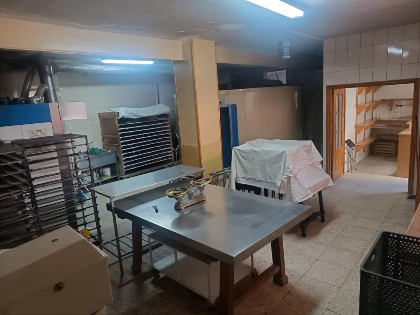 Commercial properties for sale in Travesia Alta Reina Sofia, 1, Benatae Kitchen of Commercial properties for sale in Benatae with Air Conditioner and Furnished