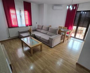 Living room of Flat for sale in Valdepeñas  with Air Conditioner, Terrace and Balcony