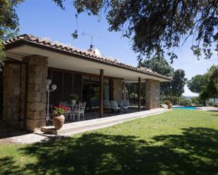 Jardí de Finca rústica en venda en Fresnedillas de la Oliva amb Terrassa i Piscina