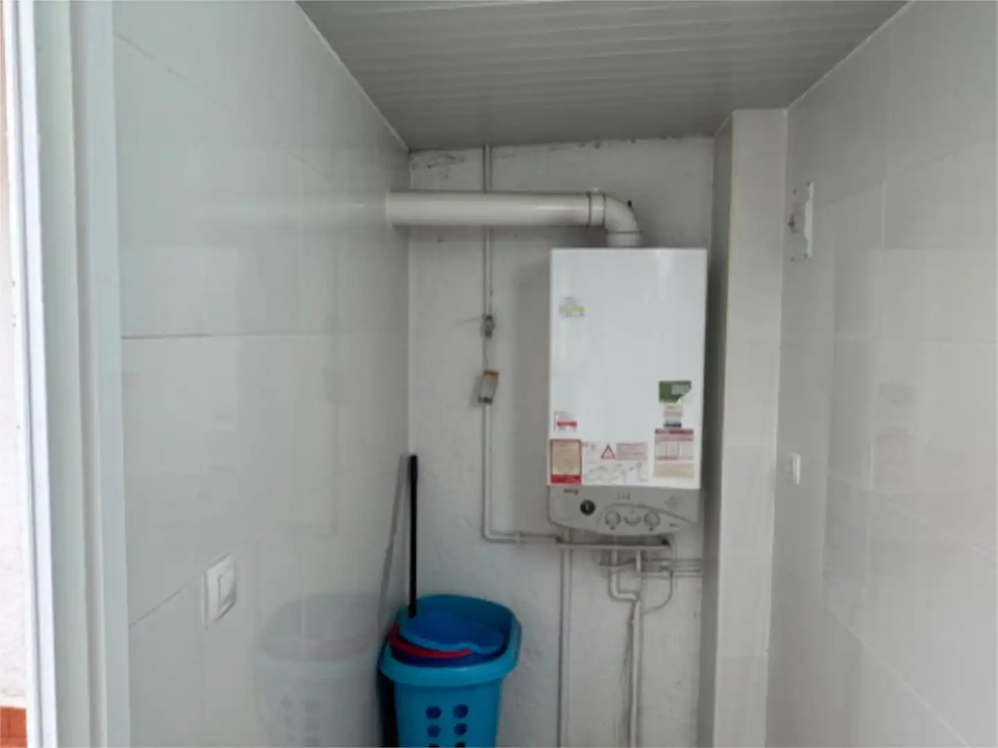 Flat for sale in La Plana del Pintor Bathroom of Flat for sale in Sabadell with Air Conditioner, Terrace and Balcony
