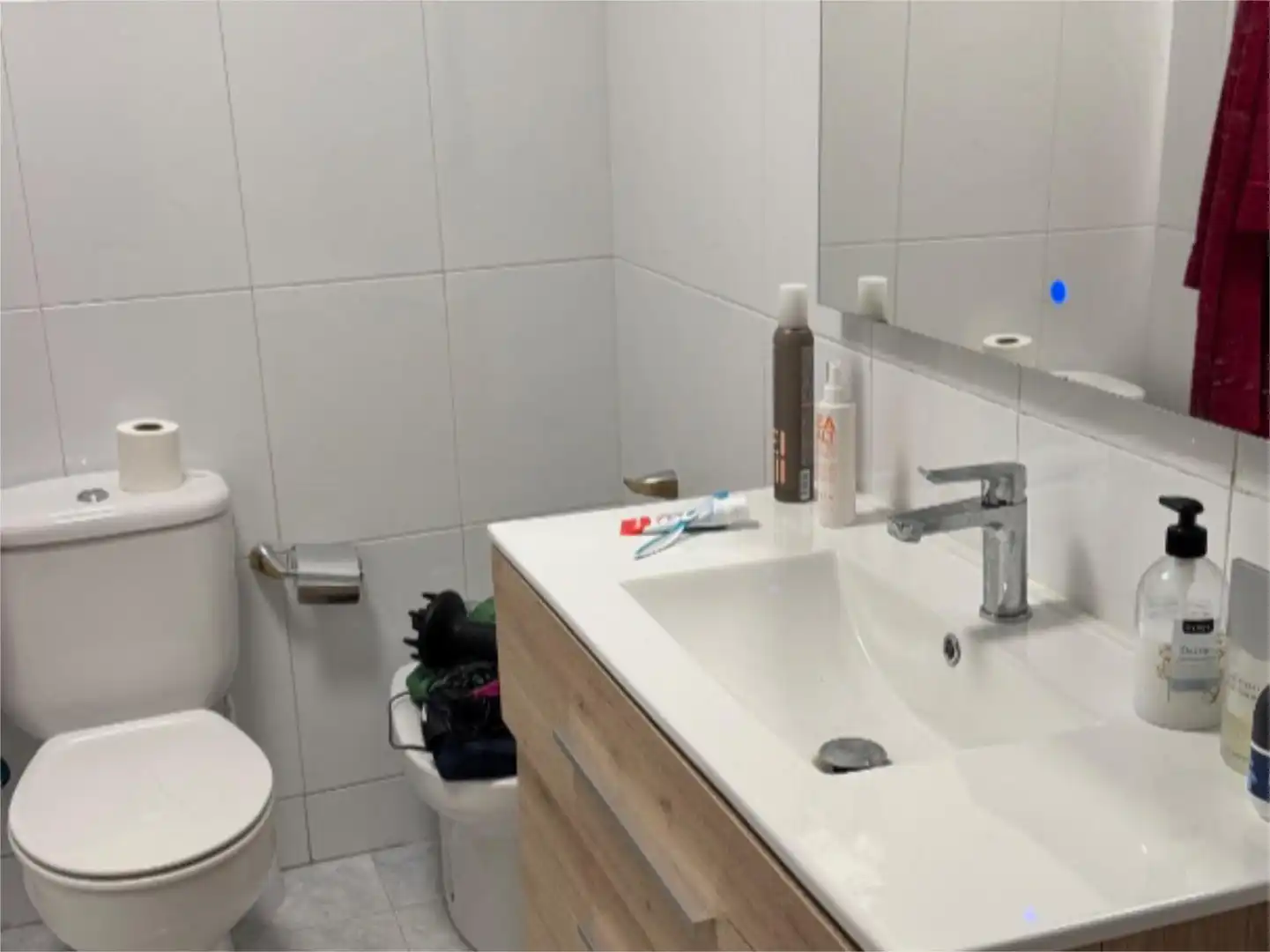 Flat for sale in La Plana del Pintor Bathroom of Flat for sale in Sabadell with Air Conditioner, Terrace and Balcony