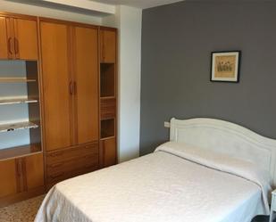 Bedroom of Flat to rent in Santiago de Compostela 