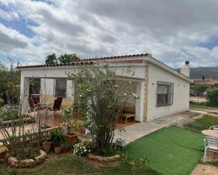 Vista exterior de Casa o xalet en venda en Alcover amb Jardí privat, Traster i Piscina
