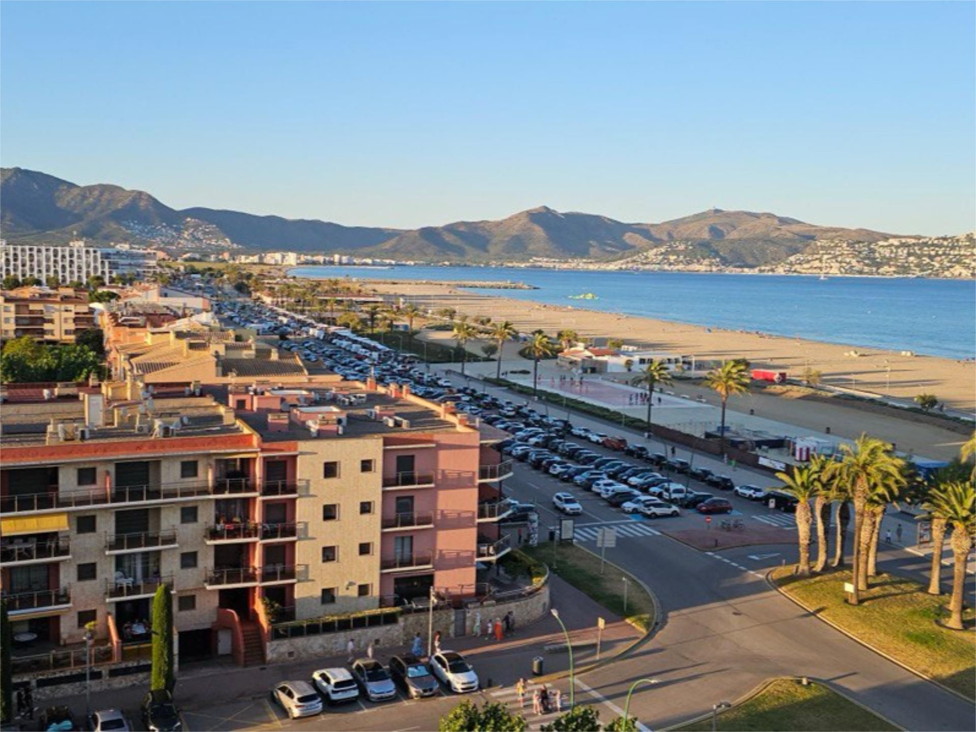 Exterior view of Flat for sale in Empuriabrava  with Air Conditioner, Terrace and Swimming Pool