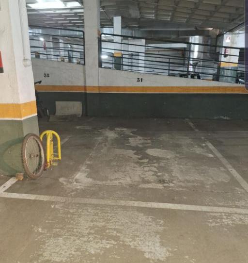 Photo 1 of Garage to rent in Calle de la Zarzamora, 12, Puerta Bonita, Madrid