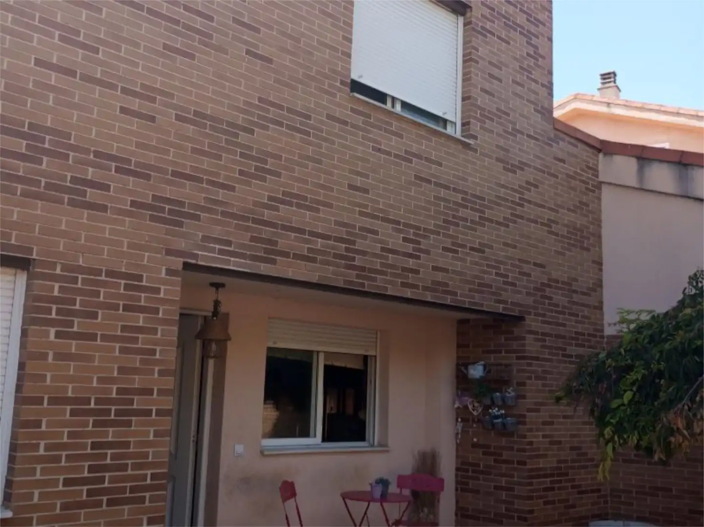 Casa o chalet en venta en Avenida Príncipe de Asturias, 31, Alovera Vista exterior de Casa o chalet en venta en Alovera con Aire acondicionado y Piscina