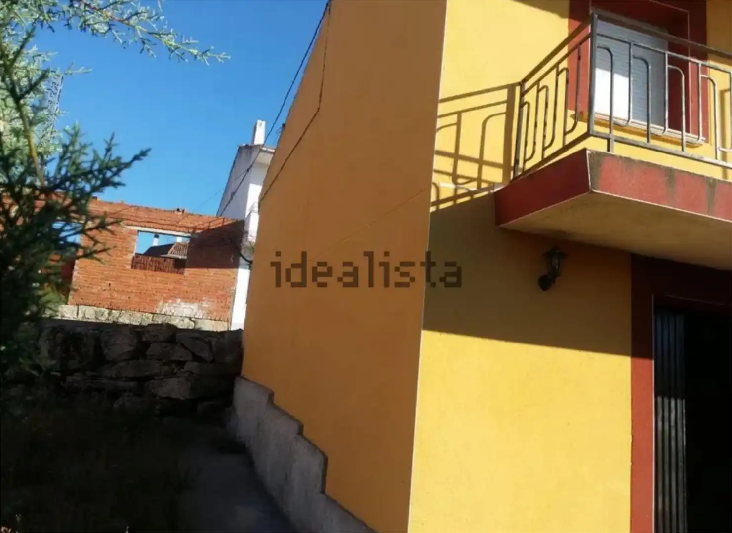 Vista exterior de Casa adosada en venta en Villanueva de Ávila