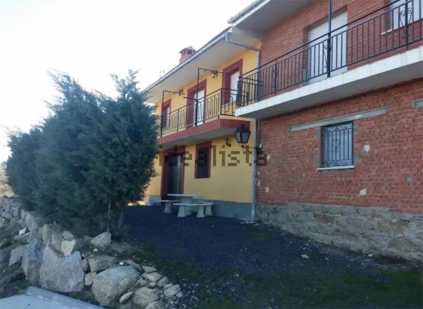 Vista exterior de Casa adosada en venta en Villanueva de Ávila