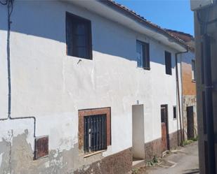 Vista exterior de Casa adosada en venda en Castrillón