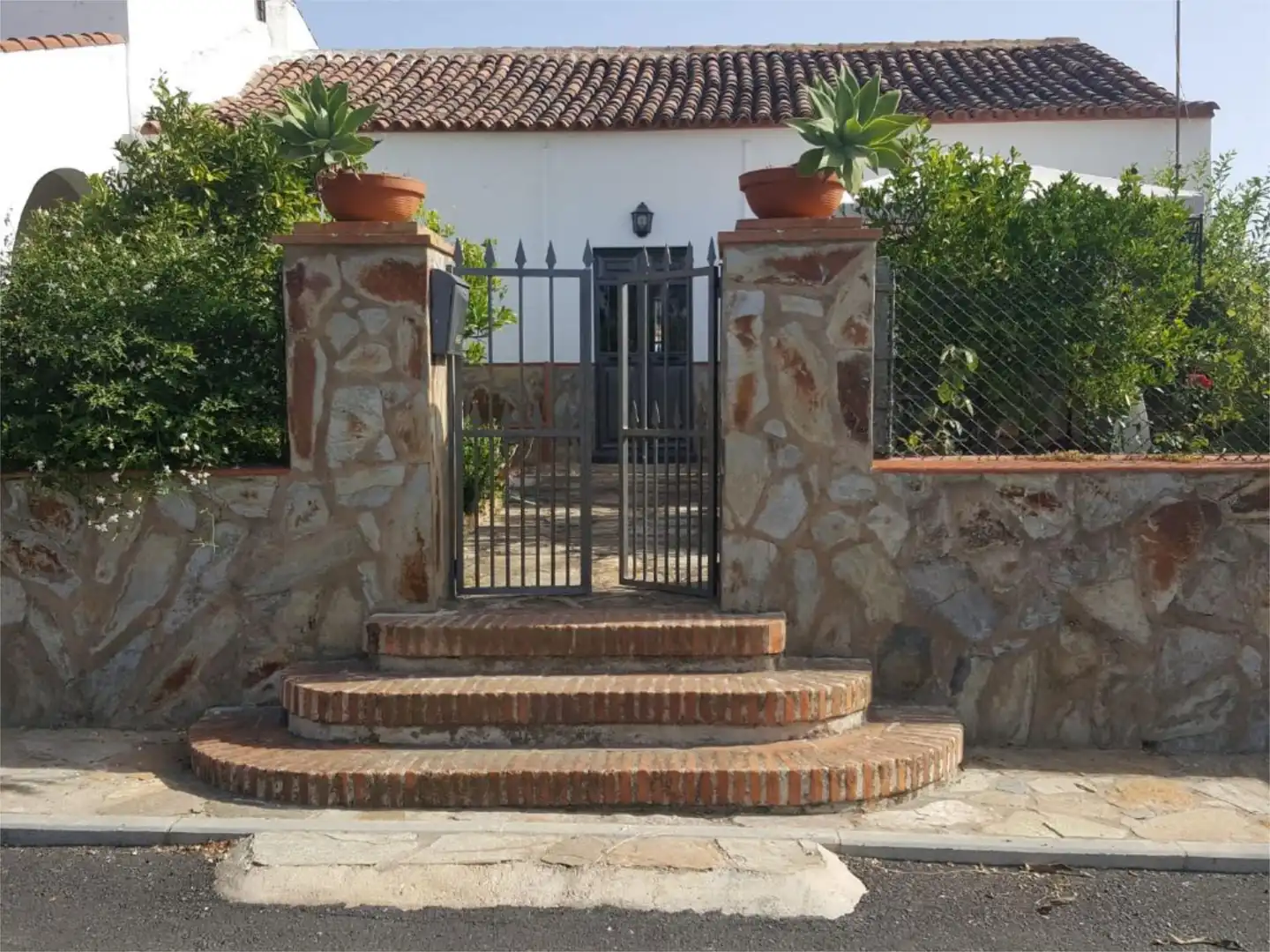 Casa o chalet en venta en Calle e Bo Herrerias, 11, Puebla de Guzmán Casa o chalet en venta en Puebla de Guzmán con Jardín privado, Trastero y Amueblado