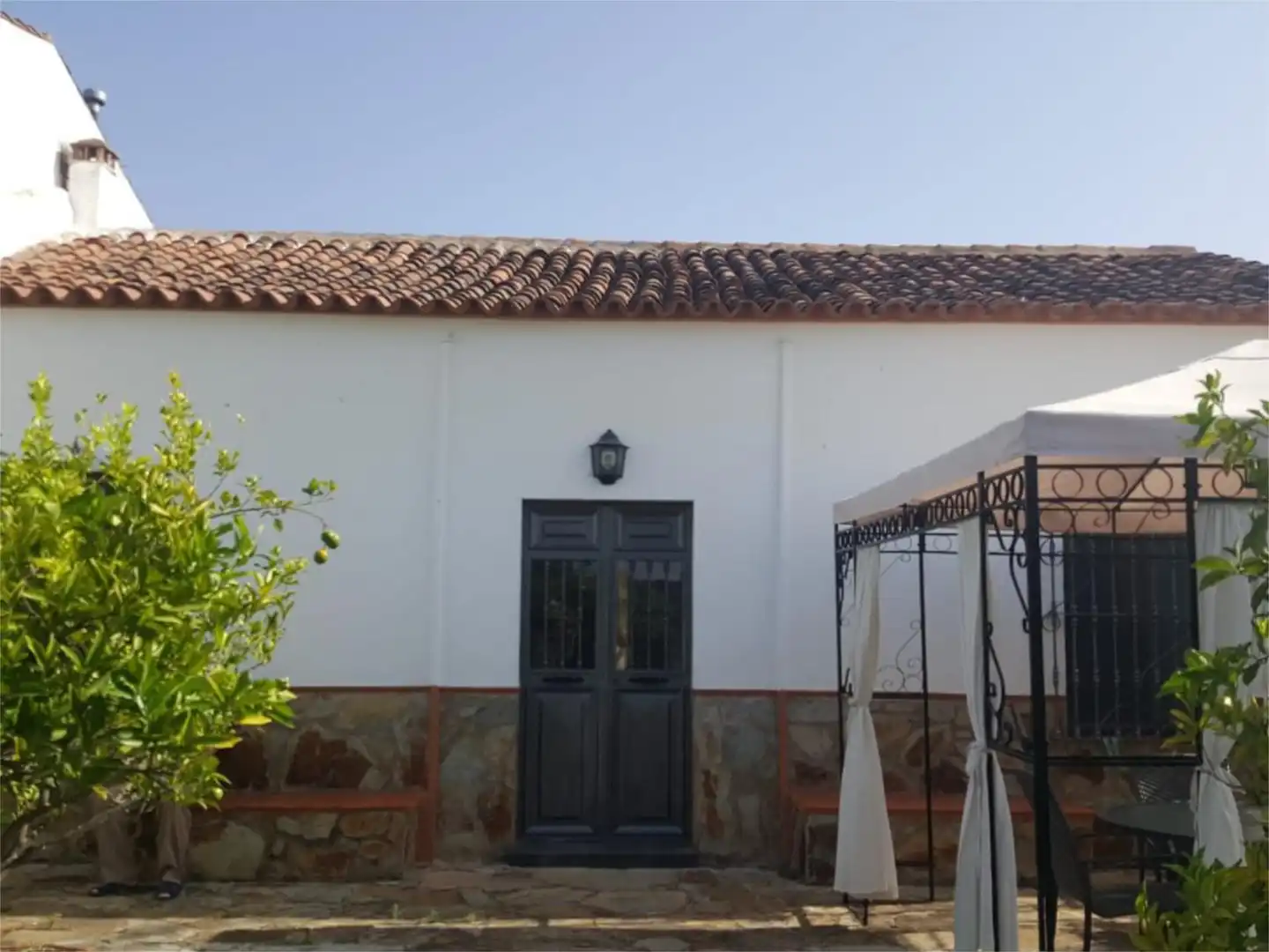 Casa o chalet en venta en Calle e Bo Herrerias, 11, Puebla de Guzmán Vista exterior de Casa o chalet en venta en Puebla de Guzmán con Jardín privado, Trastero y Amueblado