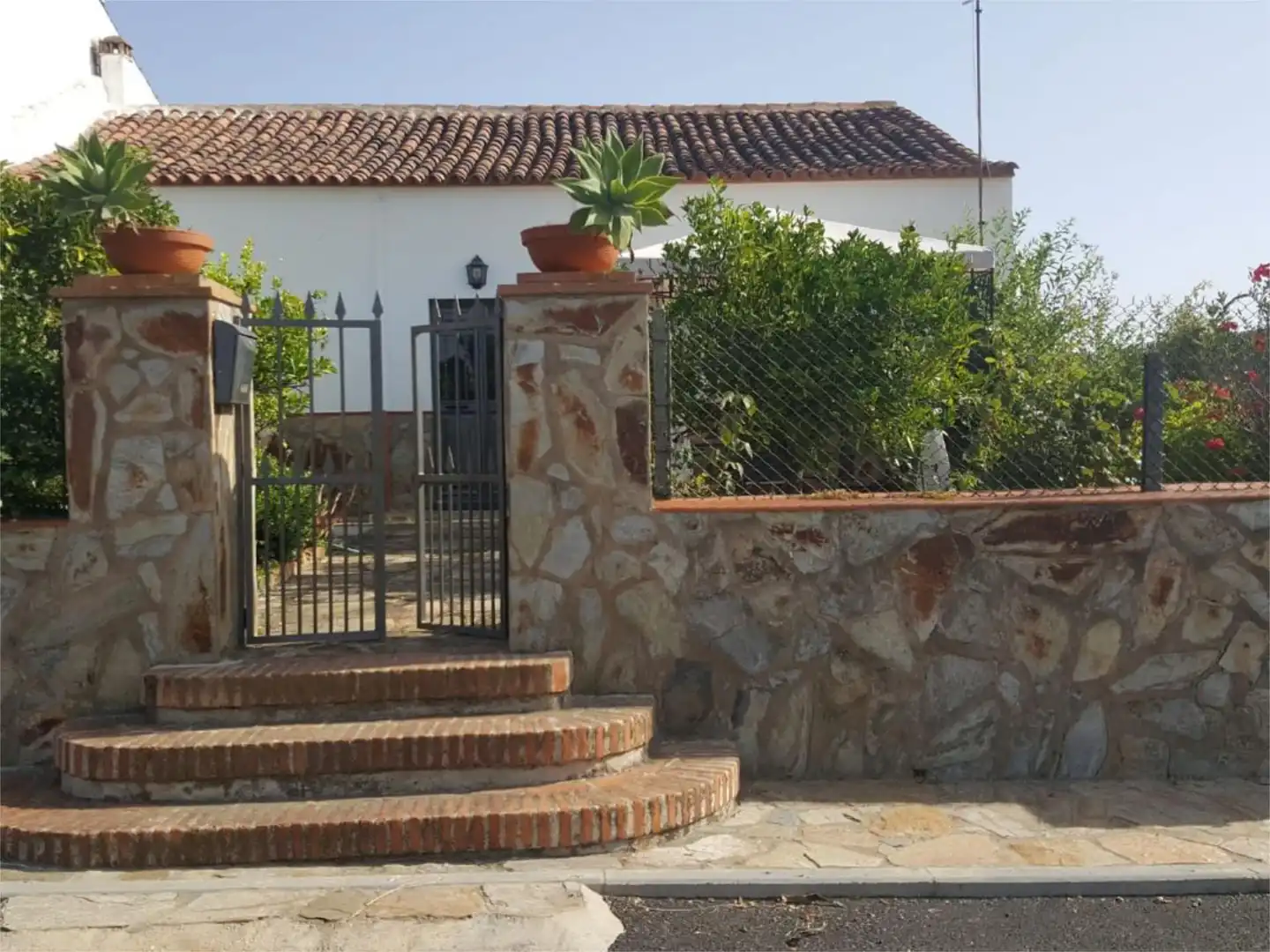 Casa o chalet en venta en Calle e Bo Herrerias, 11, Puebla de Guzmán Casa o chalet en venta en Puebla de Guzmán con Jardín privado, Trastero y Amueblado