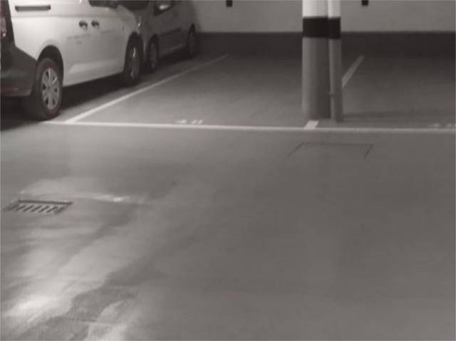 Garaje en Alquiler en Avenida San Francisco Javier, 9 en La Buhaira