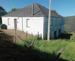 Vista exterior de Casa o xalet en venda en Navia de Suarna amb Jardí privat