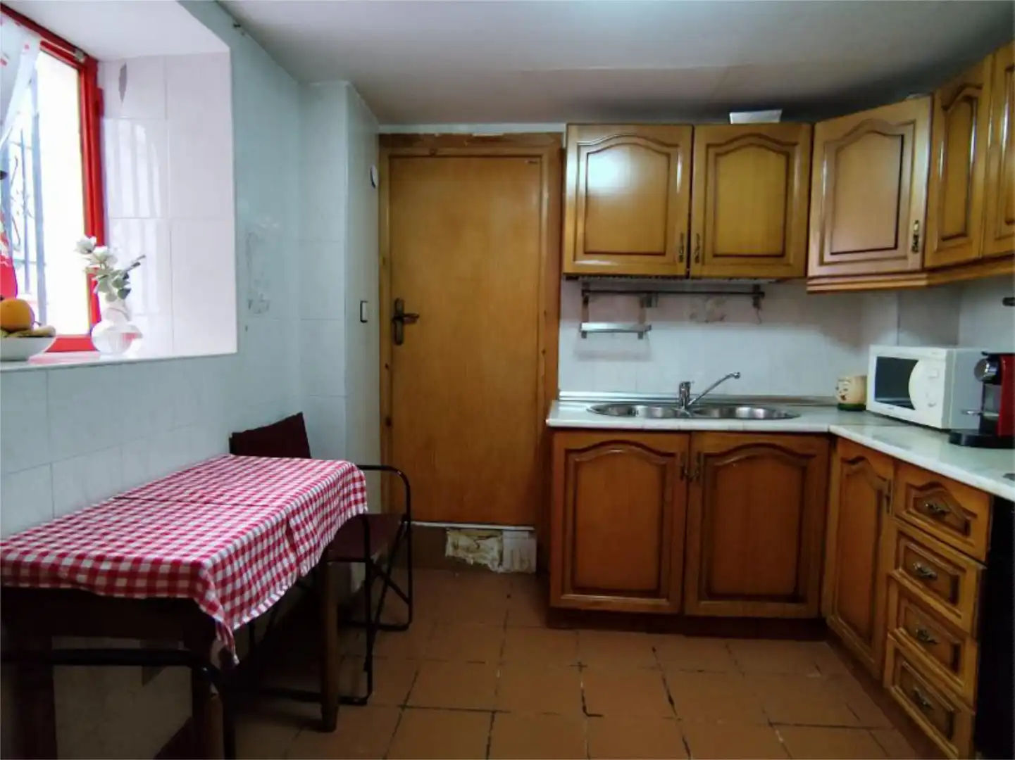 Casa adosada en venda a Guadix Cuina de Casa adosada en venda en Guadix amb Terrassa i Balcó