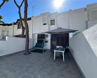 Single-family semi-detached to rent in Calle Mar Menor, 14, La Barrosa