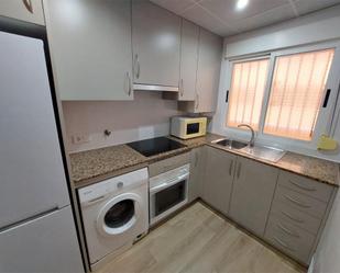 Cuina de Apartament de lloguer en Oropesa del Mar / Orpesa amb Aire condicionat, Terrassa i Piscina