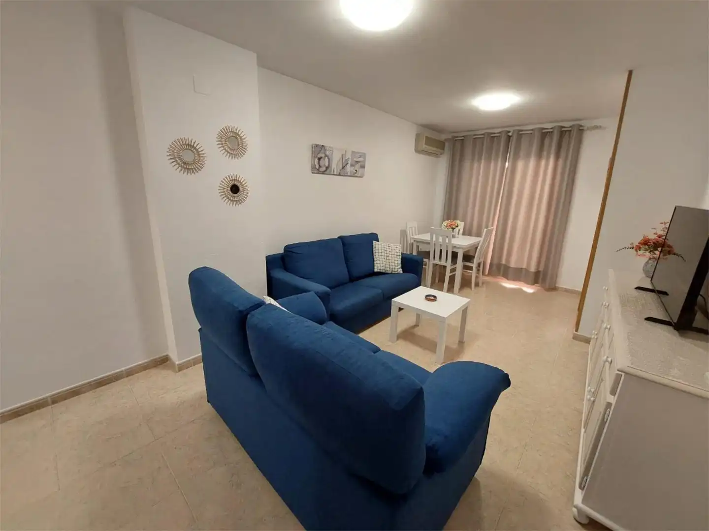 Sala de estar de Apartamento de alquiler en Oropesa del Mar / Orpesa con Aire acondicionado, Calefacción y Jardín privado