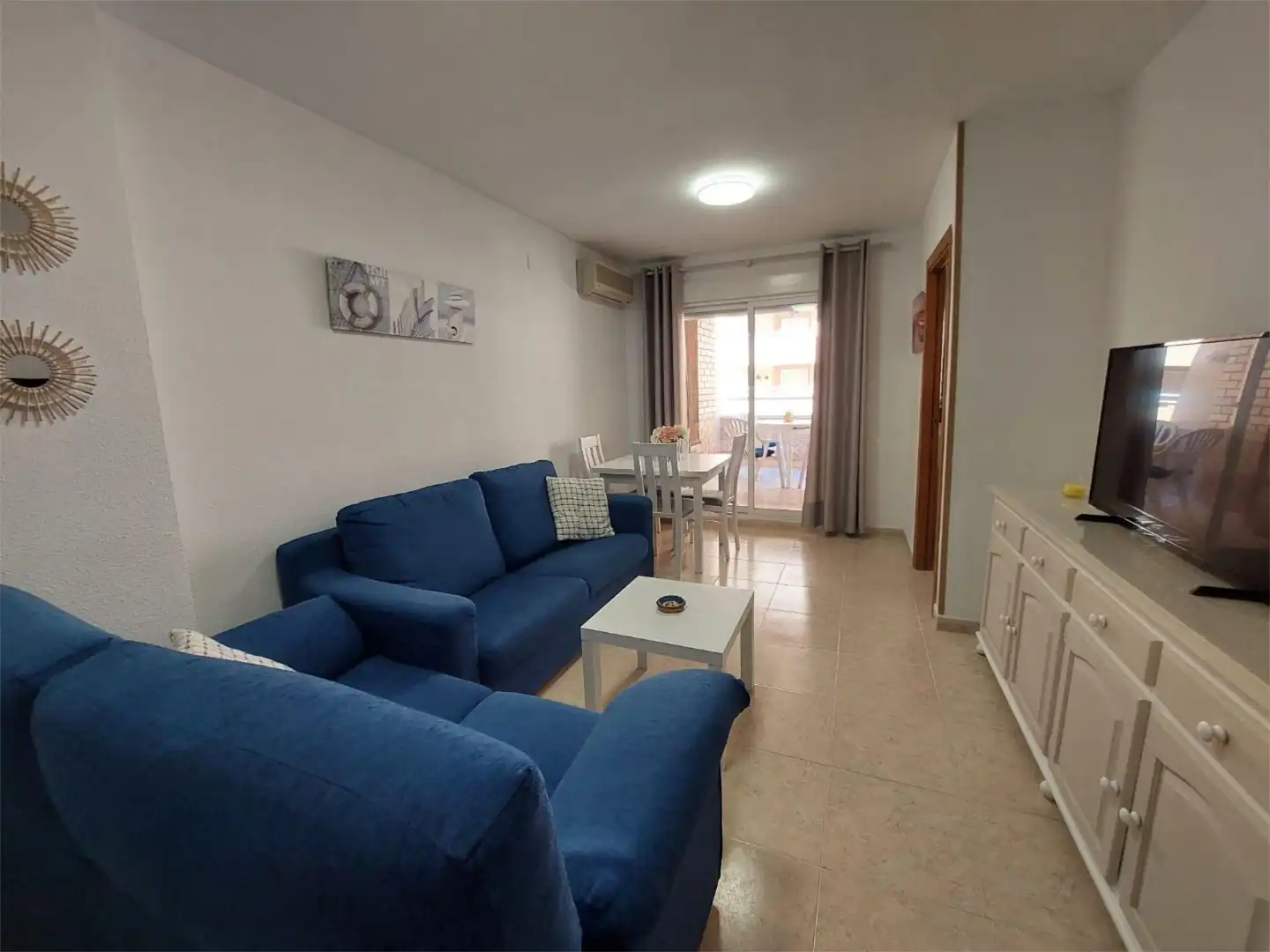 Sala de estar de Apartamento de alquiler en Oropesa del Mar / Orpesa con Aire acondicionado, Calefacción y Jardín privado