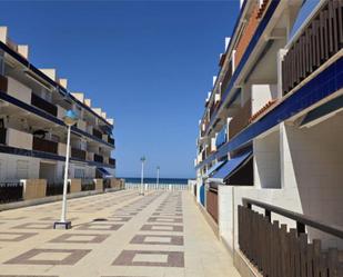 Vista exterior de Apartament en venda en La Manga del Mar Menor amb Terrassa, Piscina i Balcó