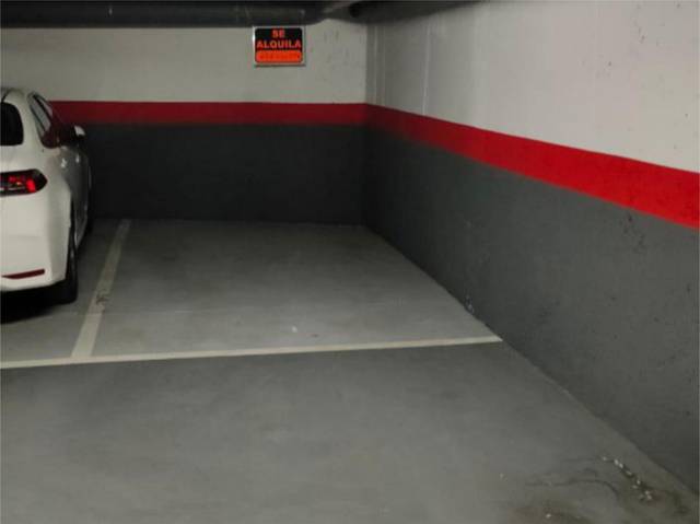 Garaje en Alquiler en Calle Fuente del Toro, 6 en El Molar (Madrid)