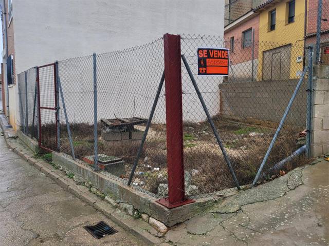 Terreno en Venta en Calle San Pedro, 15 en Mucientes