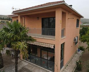 Vista exterior de Casa o xalet en venda en Torrelaguna amb Aire condicionat, Terrassa i Balcó