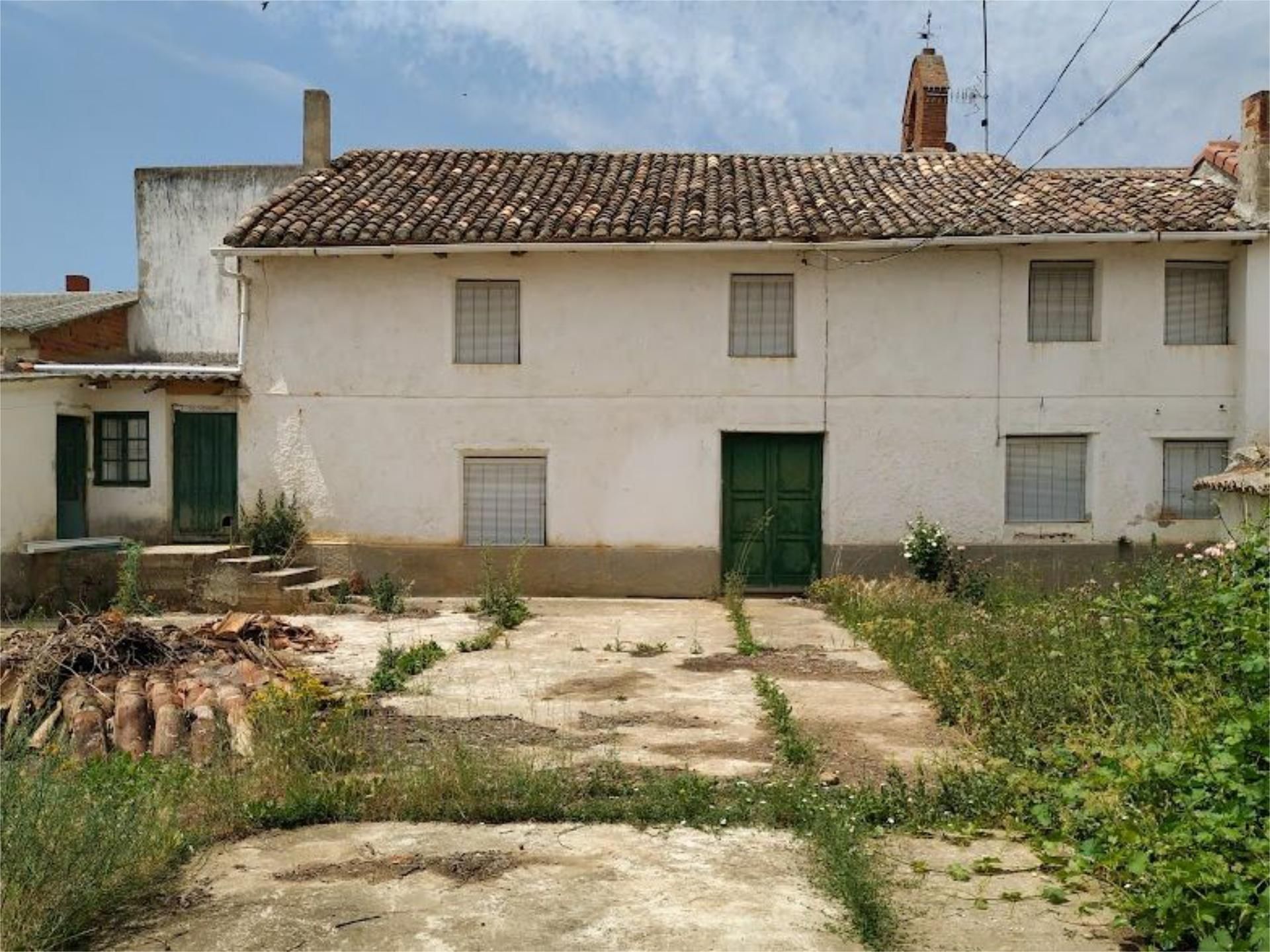 Exterior view of Single-family semi-detached for sale in Villanuño de Valdavia