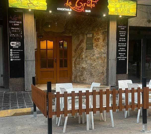 Photo 1 of Planta baja to rent in Avinguda Dels Furs, 16, Parque de la Bombilla, Valencia