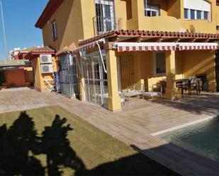 Jardí de Casa o xalet de lloguer en El Puerto de Santa María amb Aire condicionat, Terrassa i Piscina