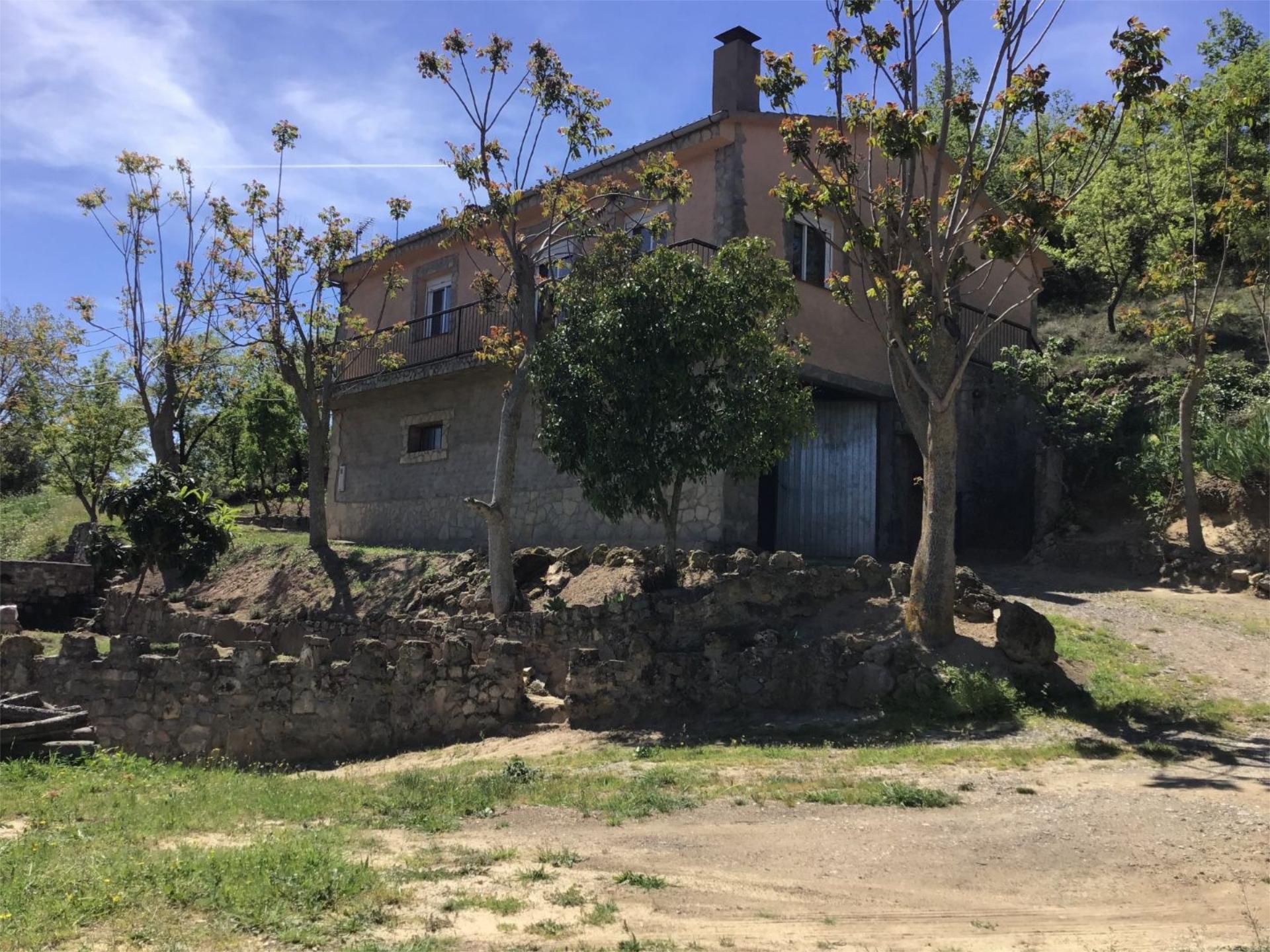 Vista exterior de Casa o xalet en venda en Les Avellanes i Santa Linya amb Calefacció, Jardí privat i Terrassa