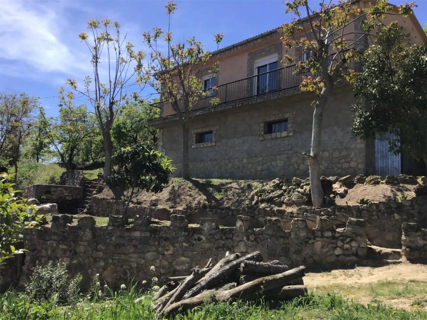 Vista exterior de Pis en venda en Les Avellanes i Santa Linya amb Calefacció, Jardí privat i Terrassa
