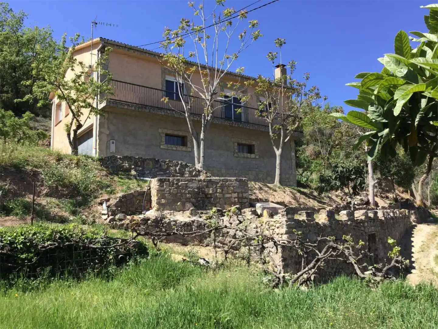Vista exterior de Pis en venda en Les Avellanes i Santa Linya amb Calefacció, Jardí privat i Terrassa