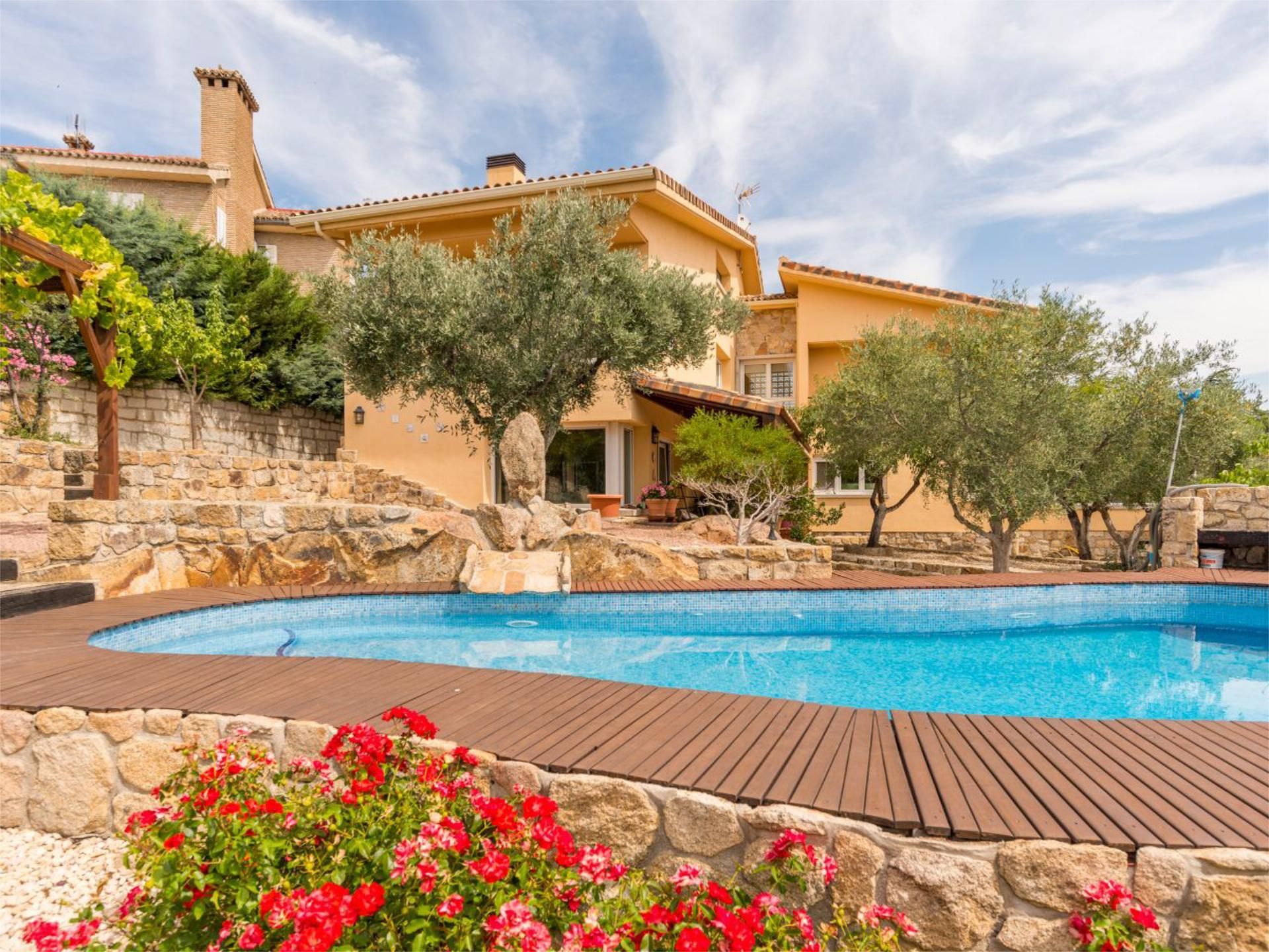 Jardí de Casa o xalet en venda en Hoyo de Manzanares amb Jardí privat, Terrassa i Piscina