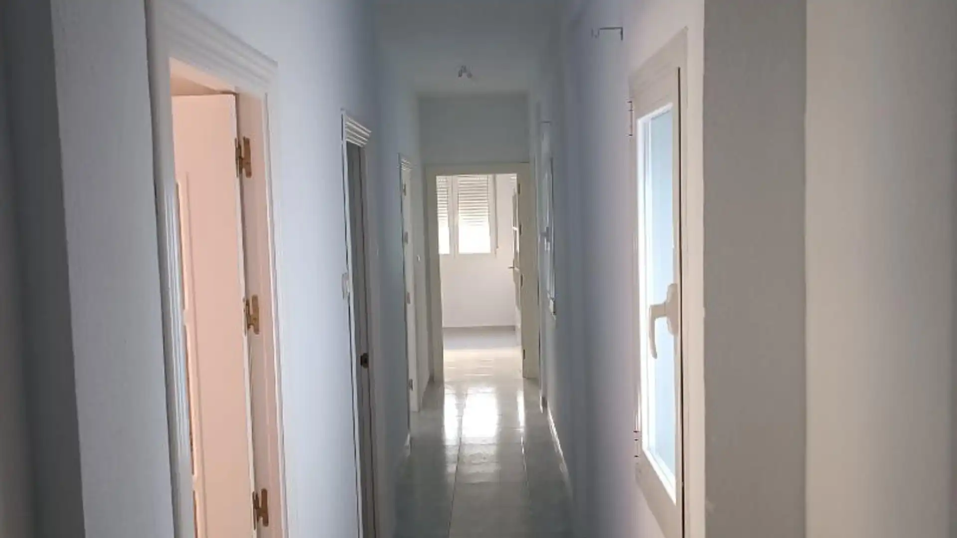 Piso para compartir en  Granada Capital con Aire acondicionado, Calefacción y Amueblado