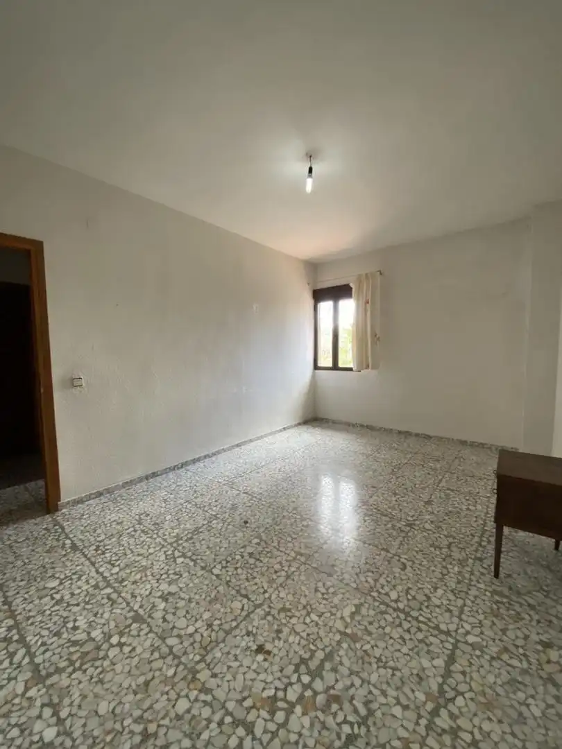 Casa o xalet en venda a Calle Vandelvira, 8, Puente Tablas - Puente Nuevo - Cerro Molina Dormitori de Casa o xalet en venda en Jaén amb Aire condicionat, Jardí privat i Terrassa