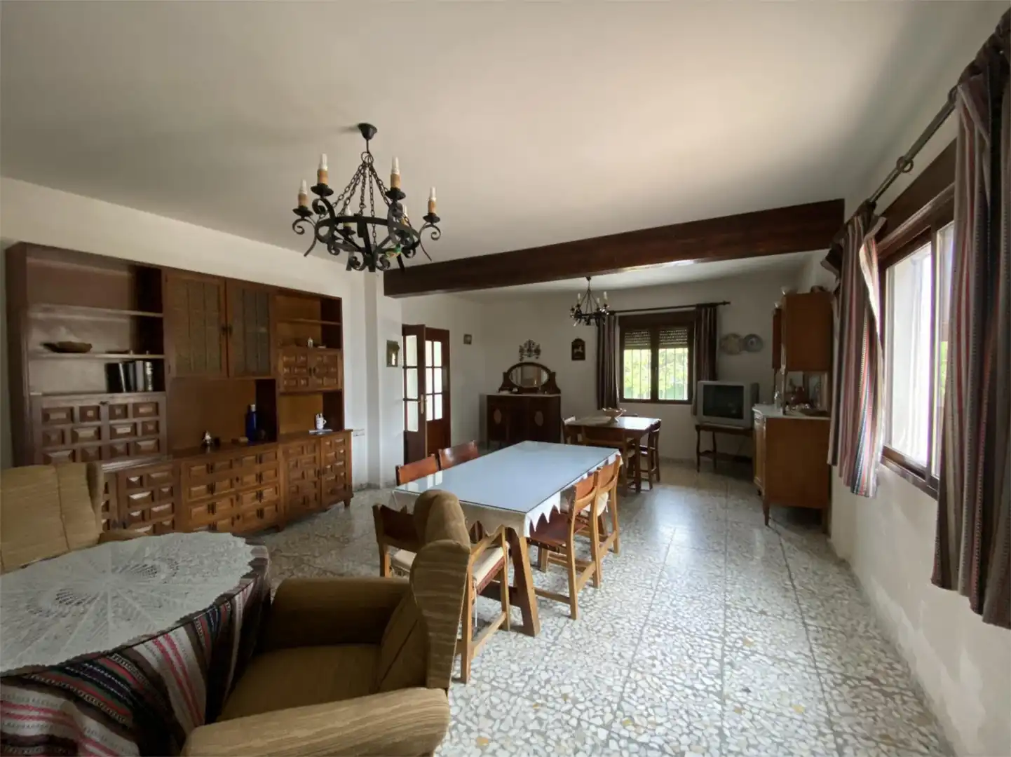 Casa o xalet en venda a Calle Vandelvira, 8, Puente Tablas - Puente Nuevo - Cerro Molina Menjador de Casa o xalet en venda en Jaén amb Aire condicionat, Jardí privat i Terrassa