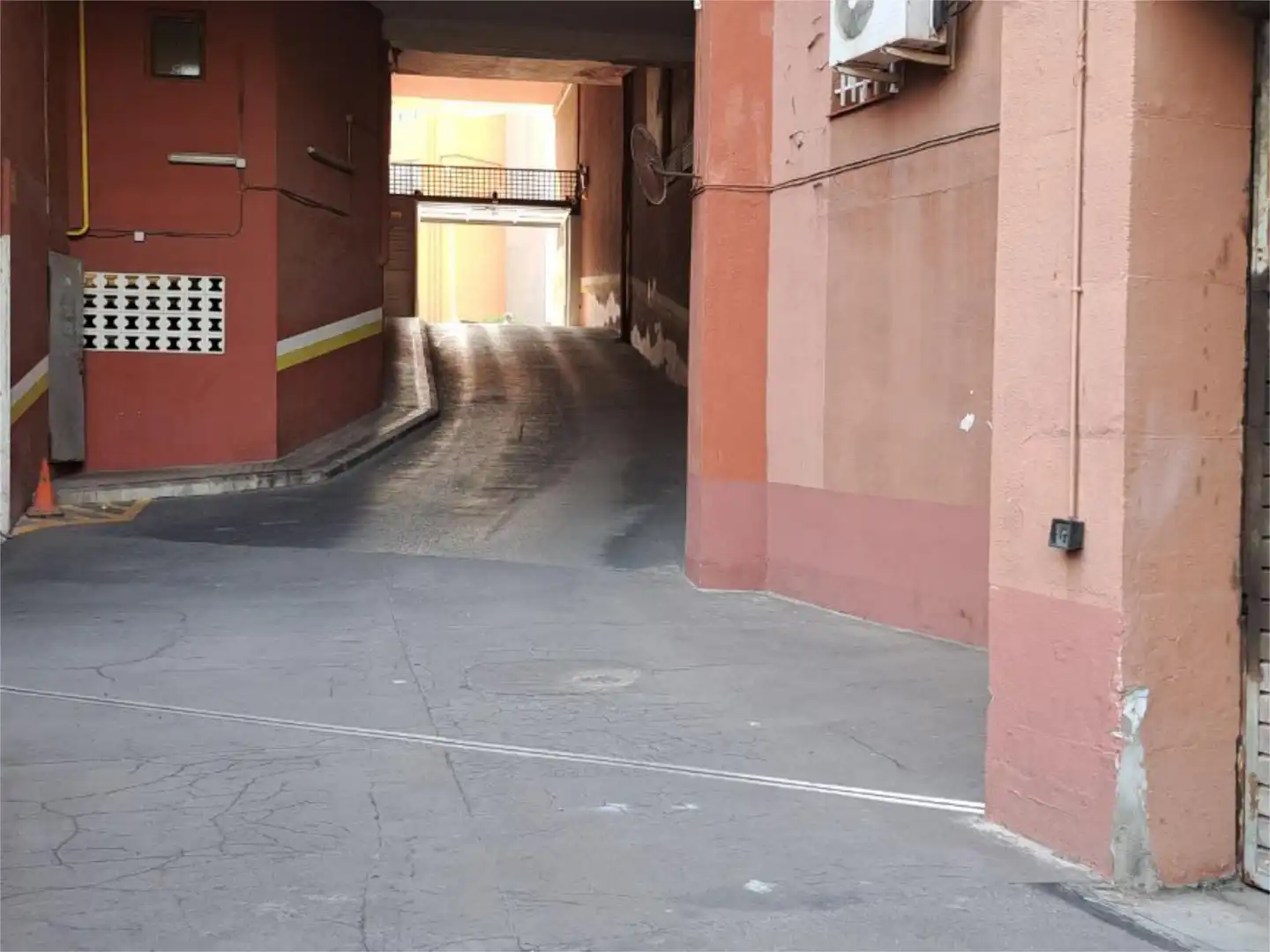 Garatge en venda a Carrer dels Alts Forns, 72, La Marina del Port Vista exterior de Garatge en venda en Barcelona
