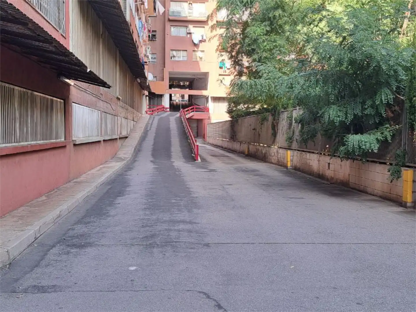 Garatge en venda a Carrer dels Alts Forns, 72, La Marina del Port Vista exterior de Garatge en venda en Barcelona