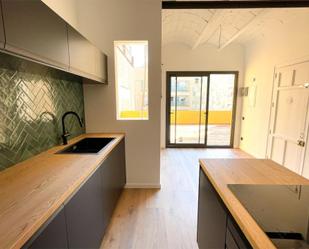 Kitchen of Attic for sale in  Barcelona Capital  with Air Conditioner and Terrace