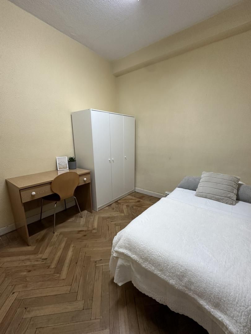 Dormitori de Pis per a compartir en  Madrid Capital amb Calefacció, Forn i Rentadora