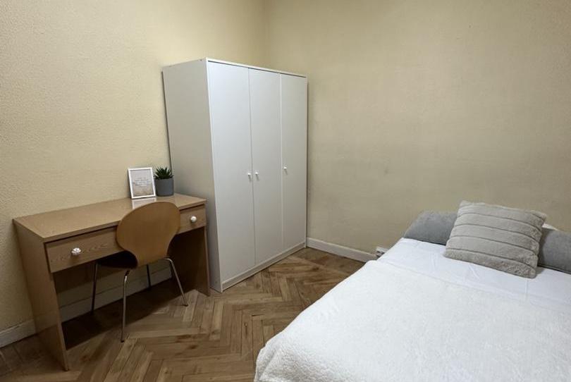 Photo 1 of Flat to share in Calle de Bretón de Los Herreros, 57, Ríos Rosas - Nuevos Ministerios, Madrid