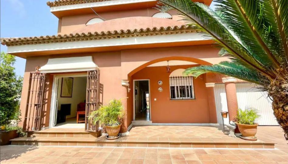 Casa o xalet en venda a Calle Nervión, 1, Los Gallos, Cádiz - imatge 1 Foto 1 de Casa o xalet en venda a Calle Nervión, 1, Los Gallos, Cádiz