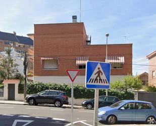 Vista exterior de Casa o xalet en venda en  Madrid Capital amb Terrassa i Balcó