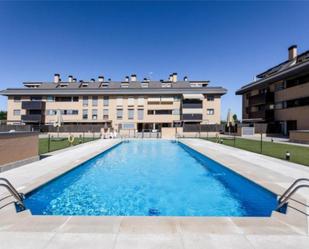 Swimming pool of Flat to share in Boadilla del Monte  with Air Conditioner, Terrace and Swimming Pool