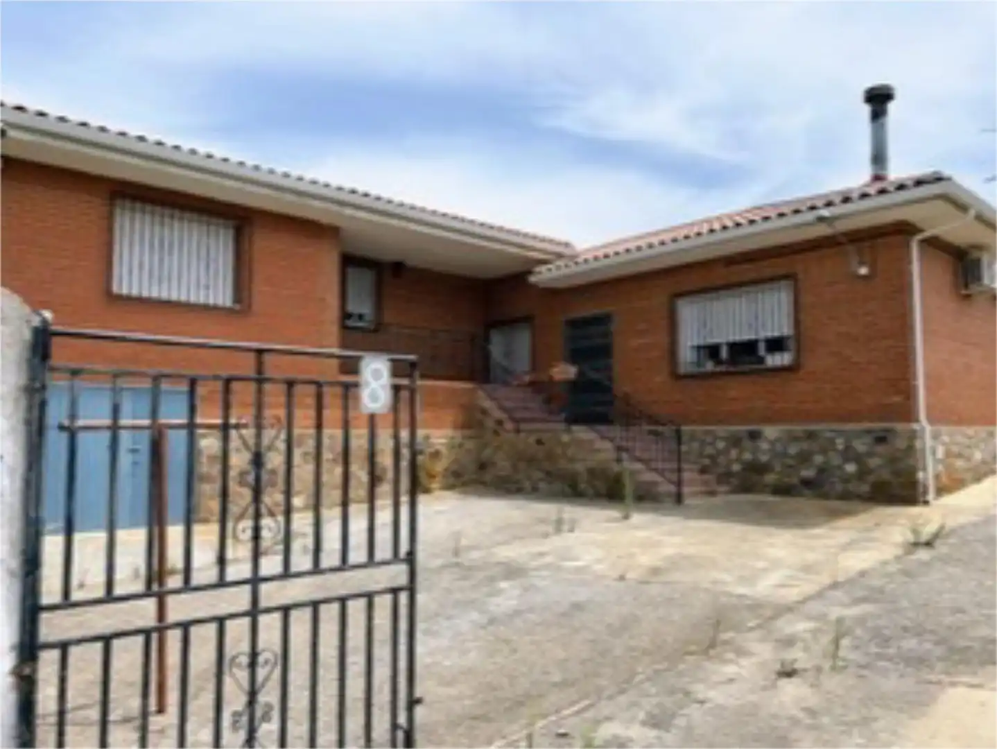 Casa o xalet en venda a Calle Cañada Real, 8, Retuerta del Bullaque Vista exterior de Casa o xalet en venda en Retuerta del Bullaque amb Aire condicionat, Calefacció i Traster
