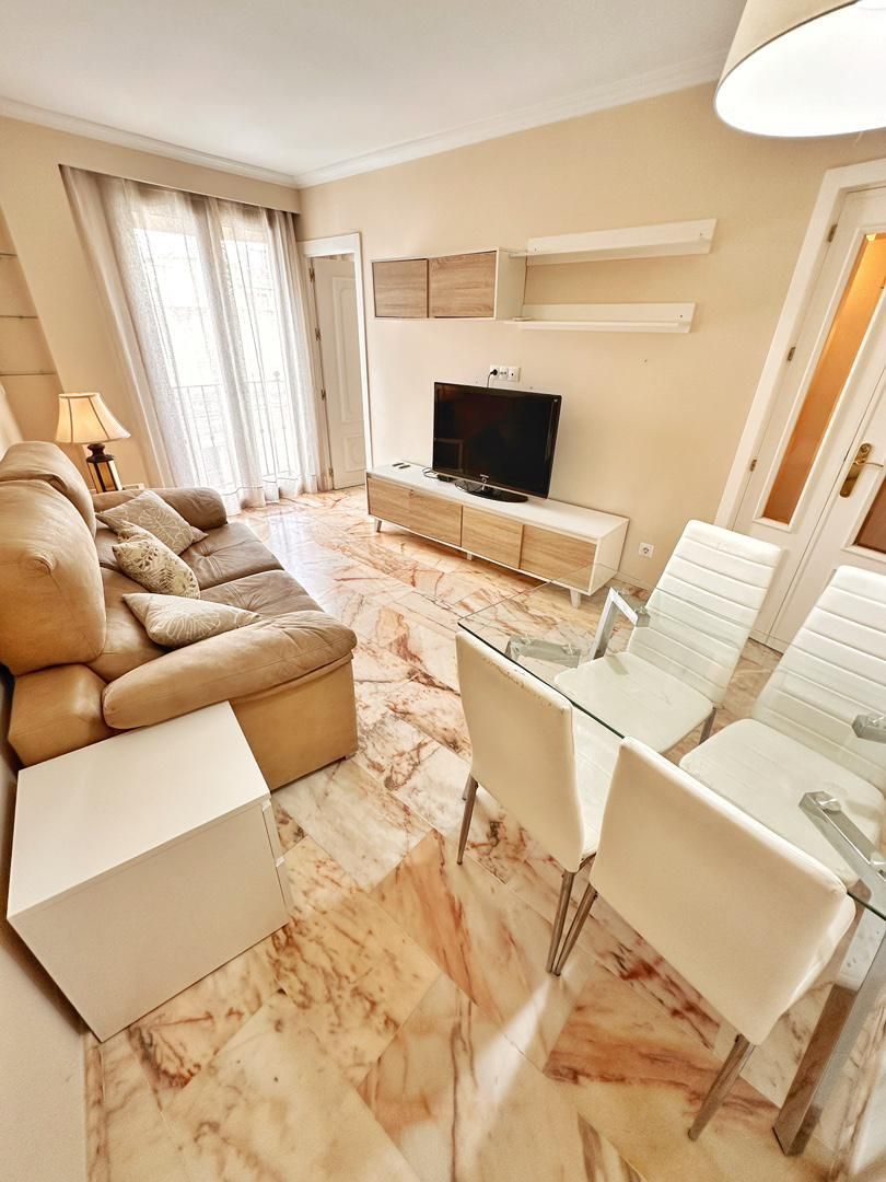 Flat to rent in Calle Fernández y González, 5, Arenal - Museo