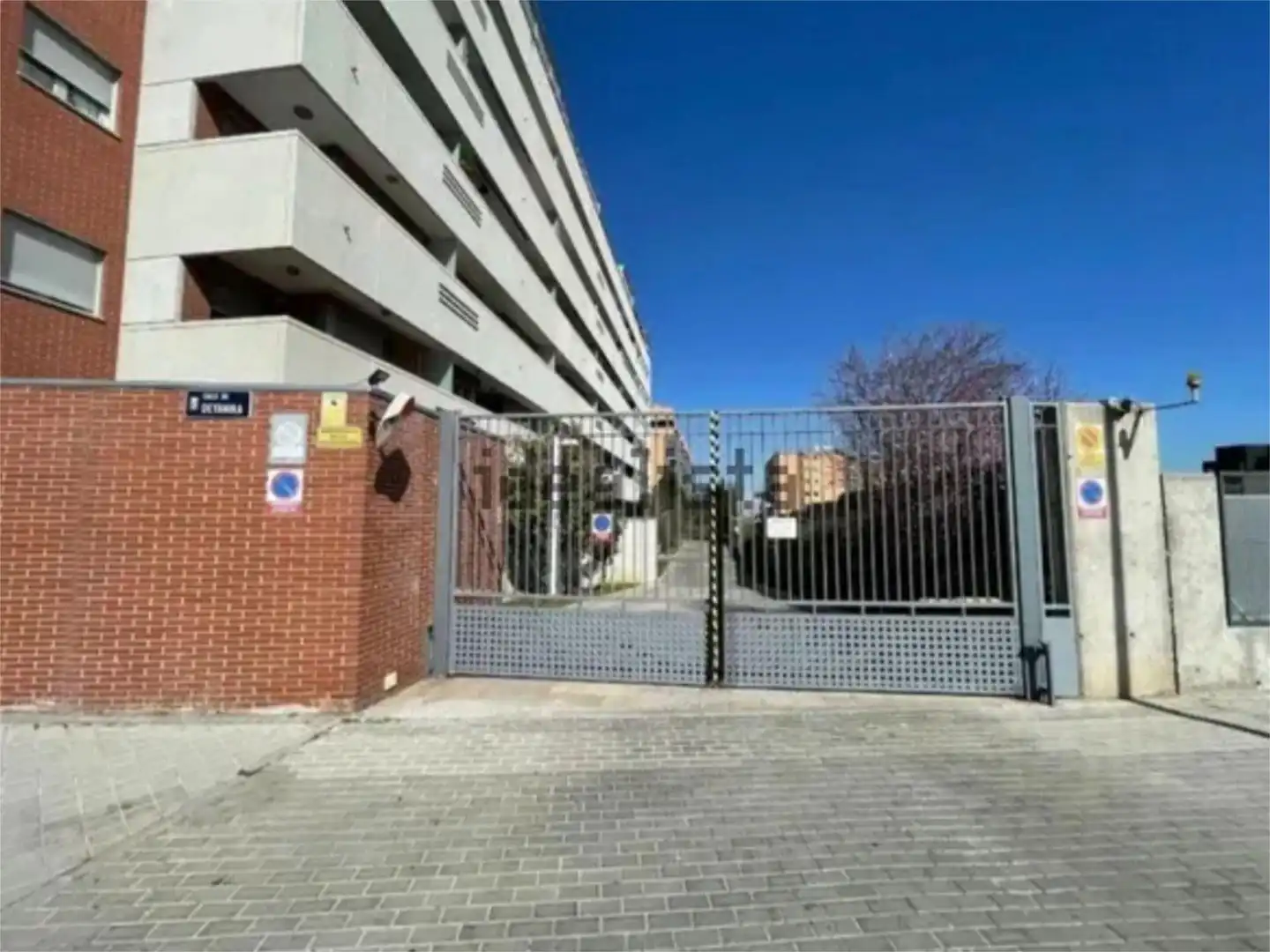 Garage for rent in Calle de Deyanira, 23, Rejas Parking of Garage for rent in Madrid