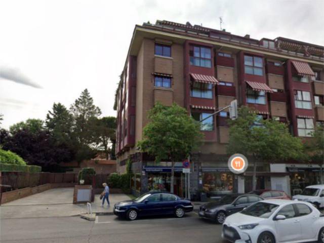 Garaje en Alquiler en Avenida del Ventisquero de la Condesa, 20 en Mirasierra